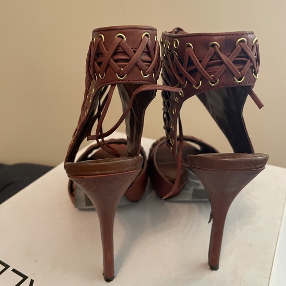 Brown lace up heeled sandals - Picture 3 of 5